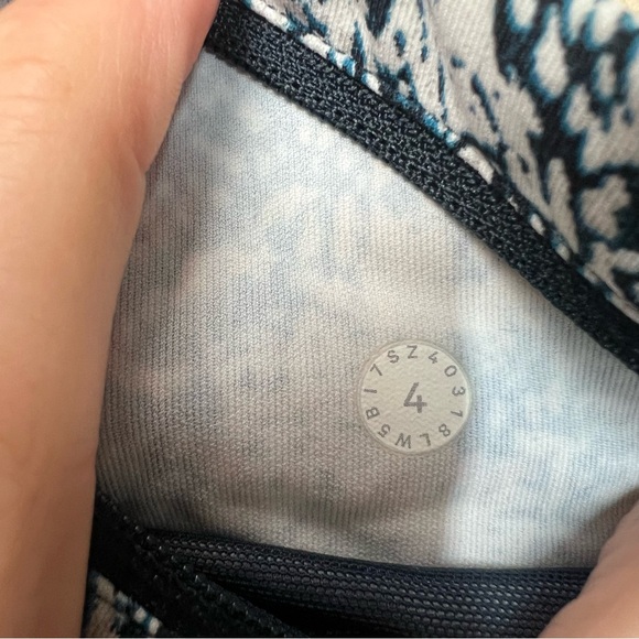 Lululemon Speed Up Tight *Full-On Luxtreme 28" Wildwood Multi Size 4 - Picture 6 of 6